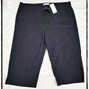 Cracked Wheat black casual capri. Size 14 NWT